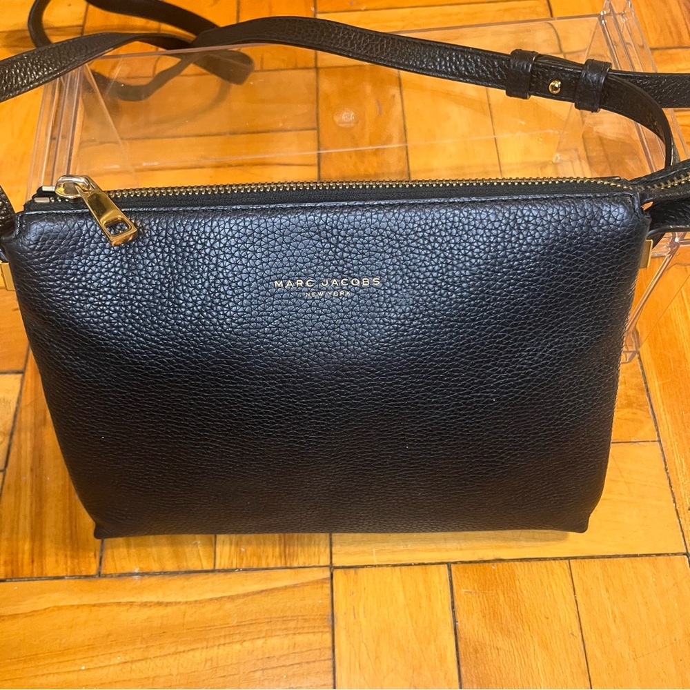 Marc Jacobs Black Leather pebbled  Crossbody Bag